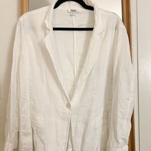Chic White Blazer by [Brand]